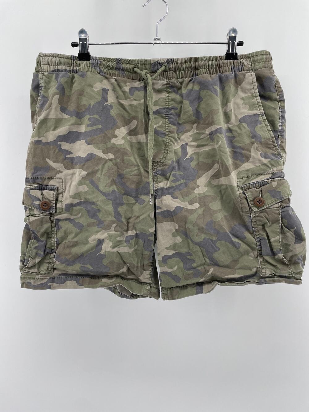 Under Armour Camo Cargo Shorts Men’s L Adjustable Waist Drawstring